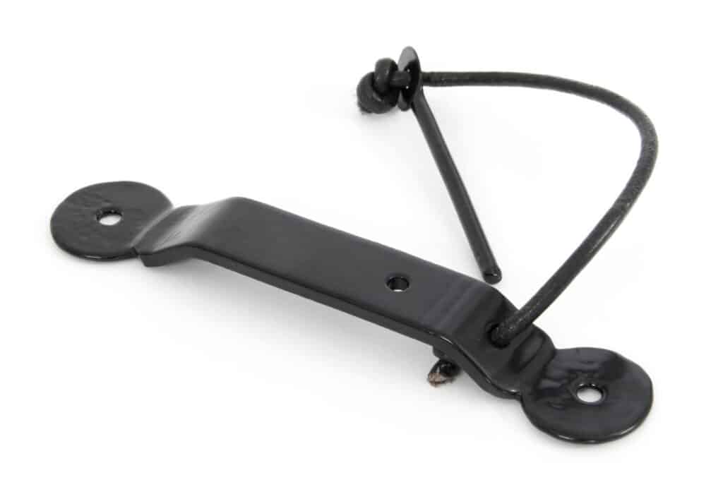 Black Locking Penny End Screw on Staple 1